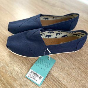TOMS Women's Canvas Classic Navy Slip-On Size 10
